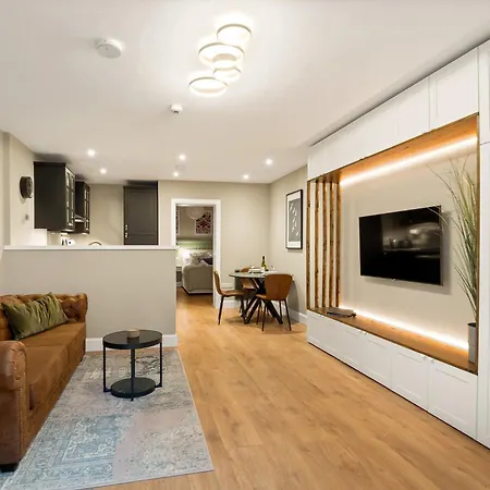 Main Street Hideaway Apartment Clifden