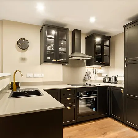 Main Street Hideaway *