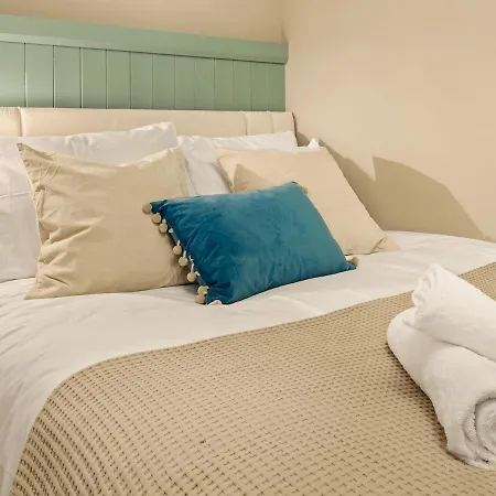 Main Street Hideaway Apartment Clifden