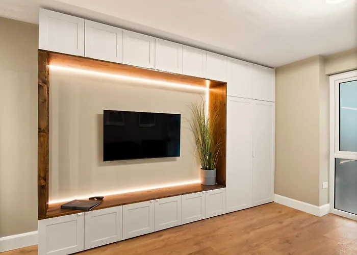 דירה Main Street Hideaway