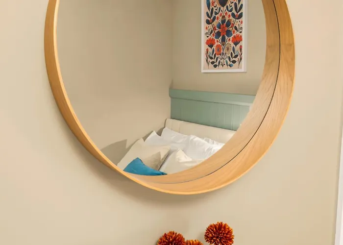 Main Street Hideaway דירה